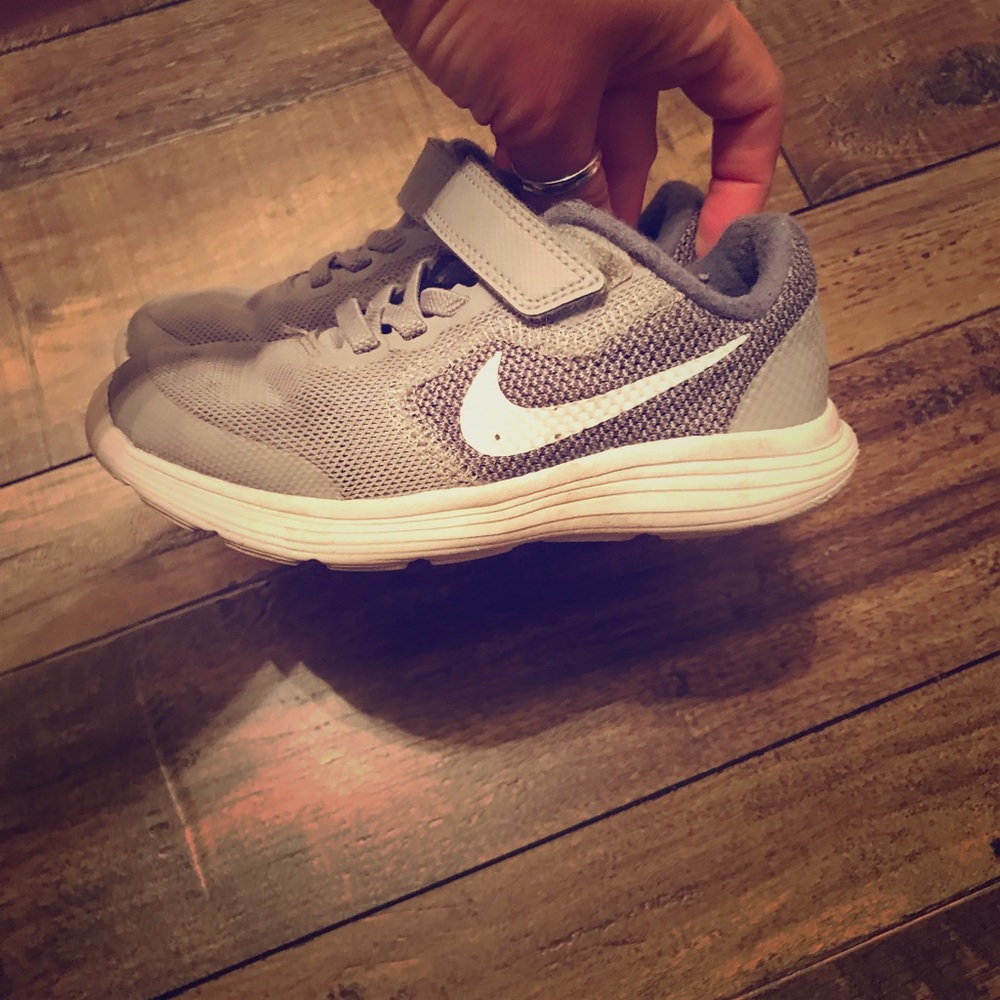 Toddler Nike size 10.5 unisex